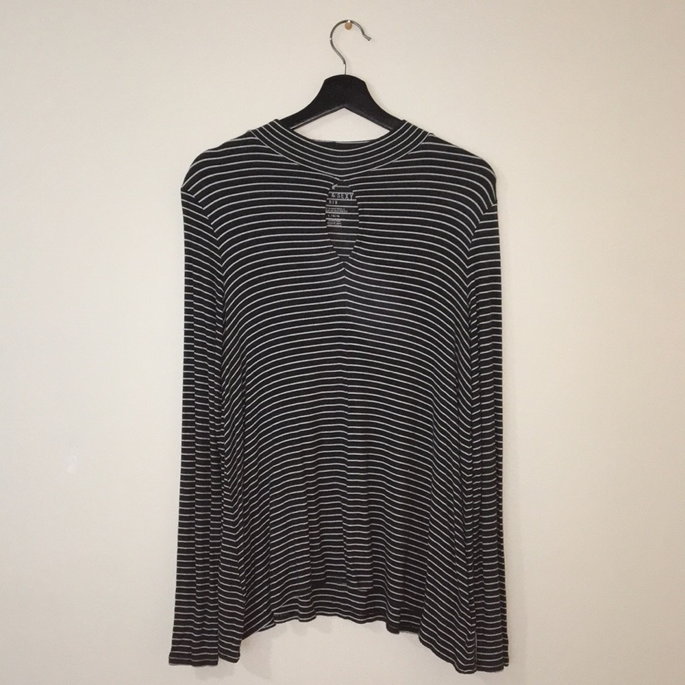 Long sleeve striped shirt✨